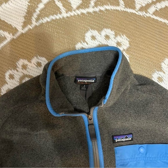 Patagonia Charcoal Jacket with Sky Blue Details - Picture 3 of 4